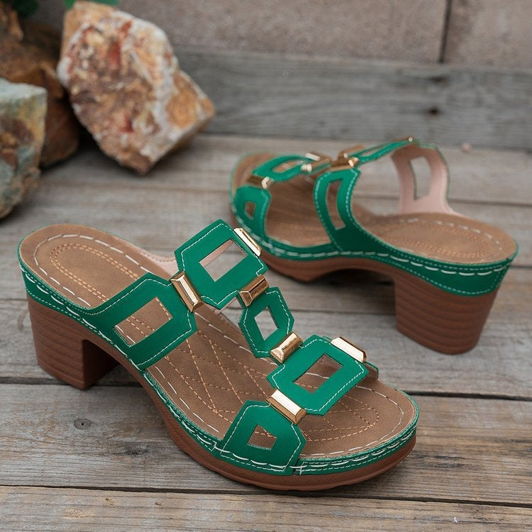 Damen Absatzsandalen mit modischem Riemendesign und verzierten Elementen EB