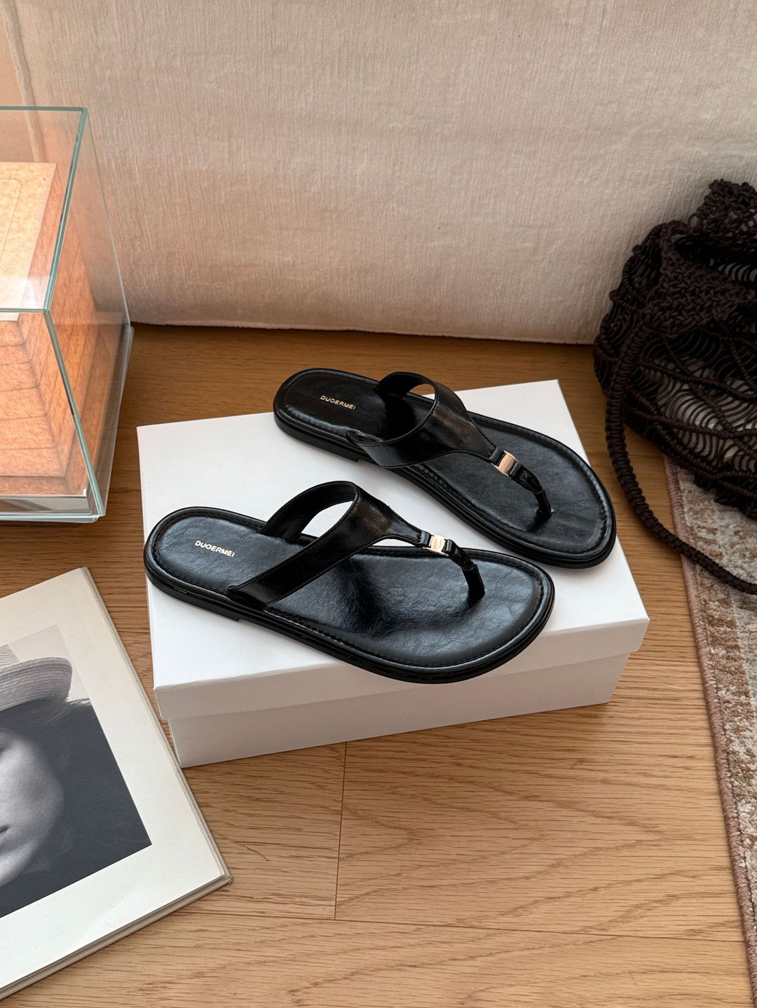 Damen Badesandalen mit modischem Riemendesign und komfortablem Fußbett EB