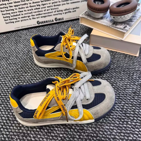 Damen Sportliche Sneakers mit atmungsaktiven Mesh-Elementen und multifunktionalem Schnürsystem EB