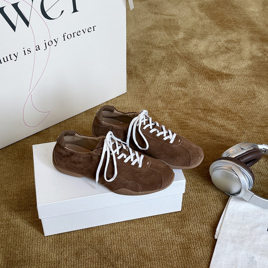 Damen Sportliche Sneakers im zeitlosen Design mit hochwertigem Wildleder EB