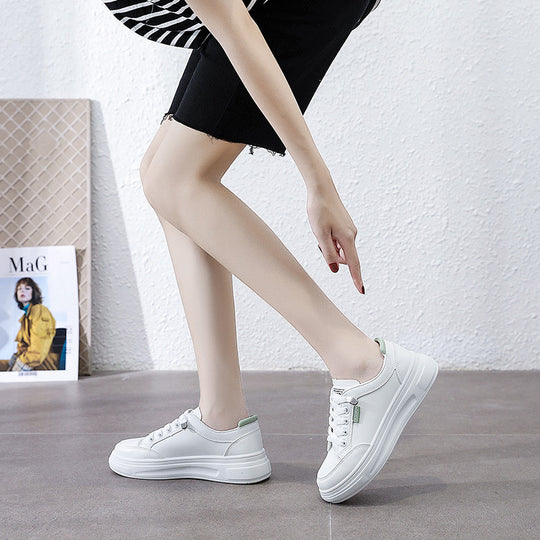 Damen Sportliche Sneakers mit hochgezogener Sohle und atmungsaktiver Mesh-Oberfläche EB