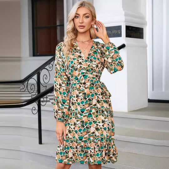 Damen sommerliches Midi-Kleid mit elegantem Mustermix und Rüschensaum EB
