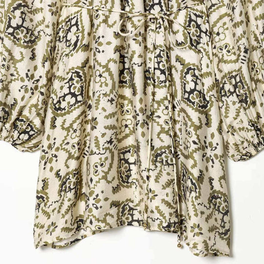Damen nan luftiges Plissee-Kleid mit Carmenkragen, weiten Ballonärmeln und verstellbarem Kordelzug EB