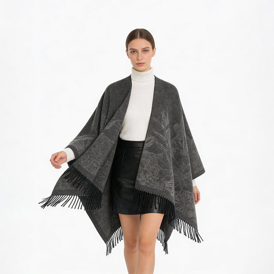 Damen Fließender Capeponcho im Kimono‑Schnitt mit feinem Blumenjacquard und Fransensaum EB