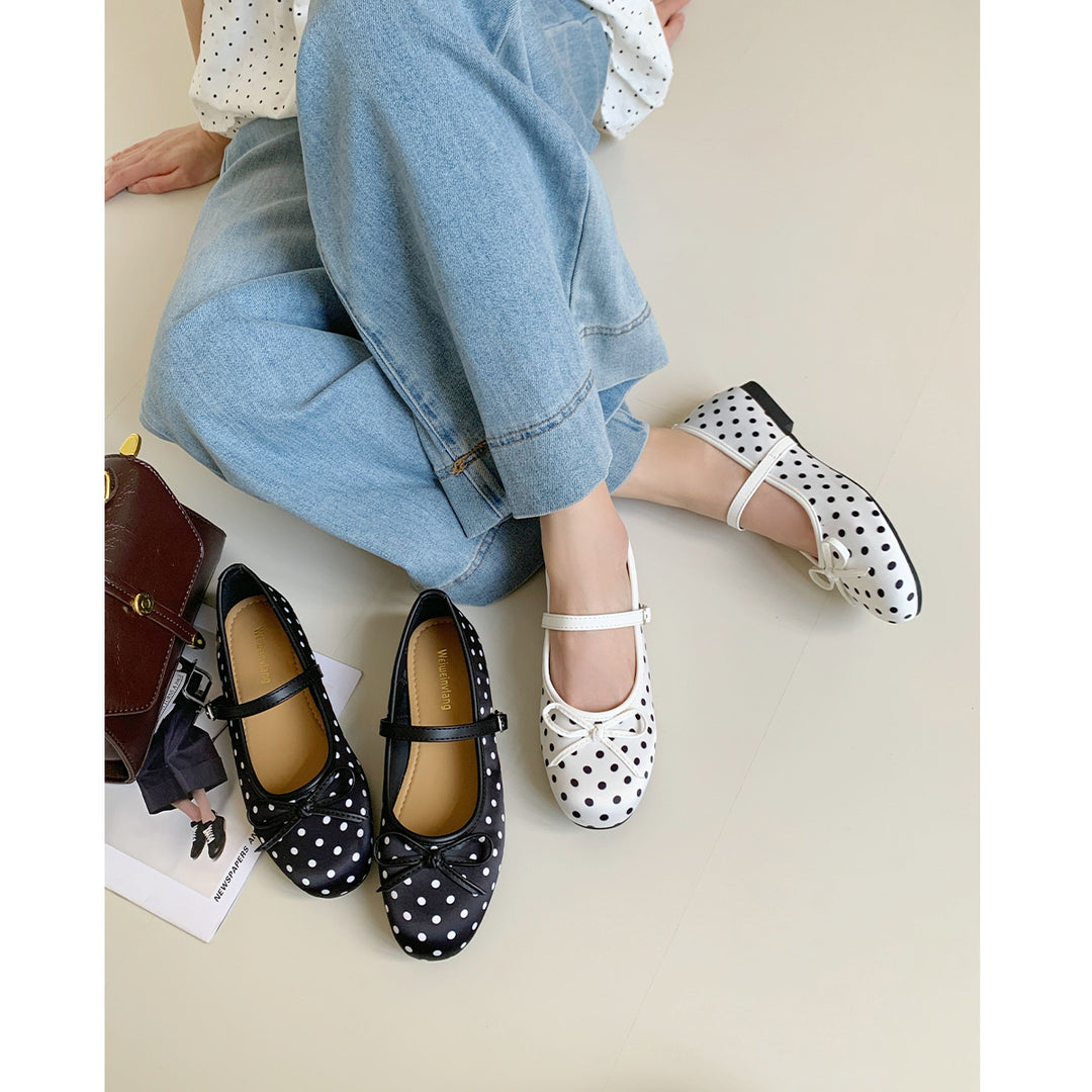 Damen Ballerinas mit elegantem Riemchen und klassischem Punkte-Design EB