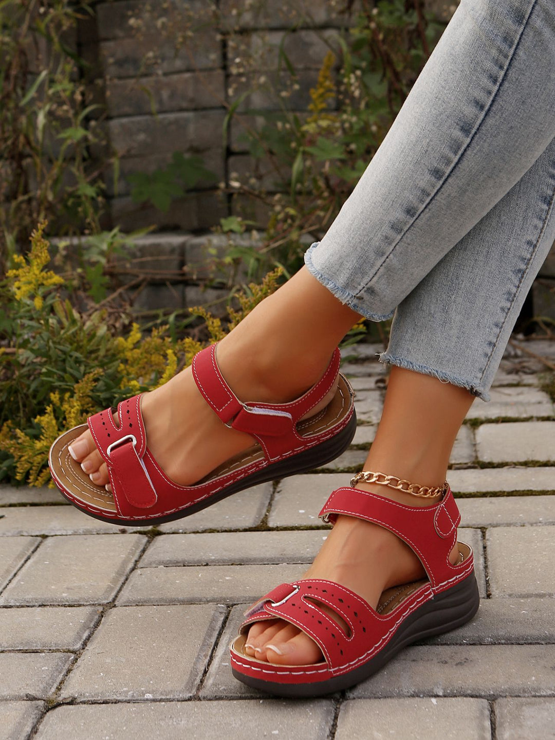 Damen Komfortable Riemensandalen mit verstellbarem Klettverschluss EB