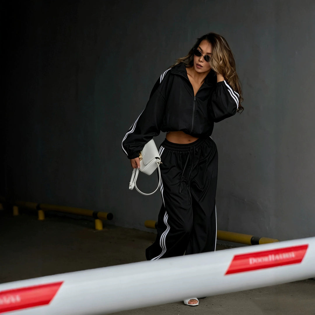 Damen Oversized kurz geschnittene Trainingsjacke und taillenhohe Jogginghose Set mit Seitenstreifen EB