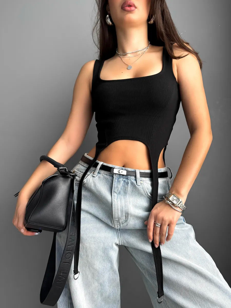 Damen Crop-Top mit innovativem Schnitt und einzigartigen Binde-Details EB
