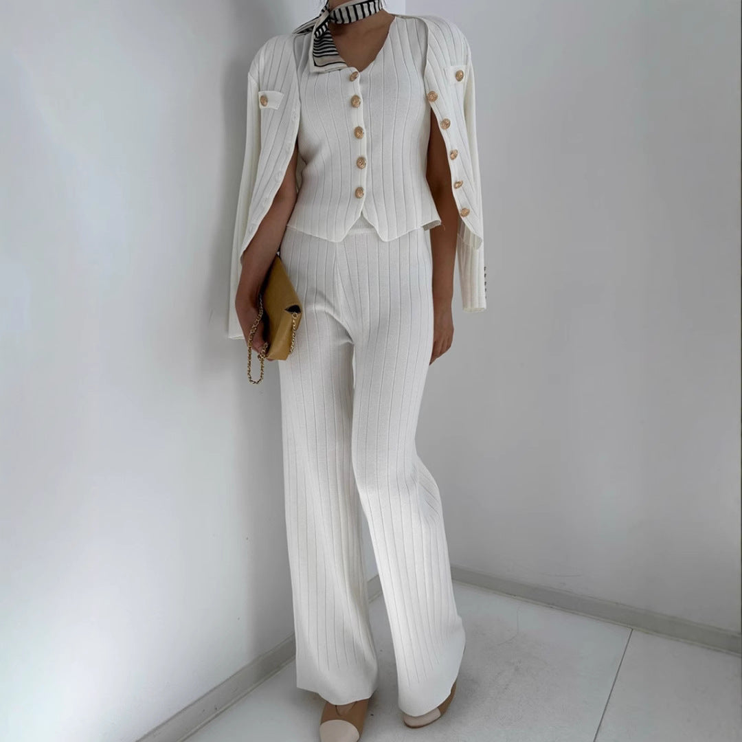 Damen elegantes gestricktes Ensemble mit Knopfdetaillierung EB