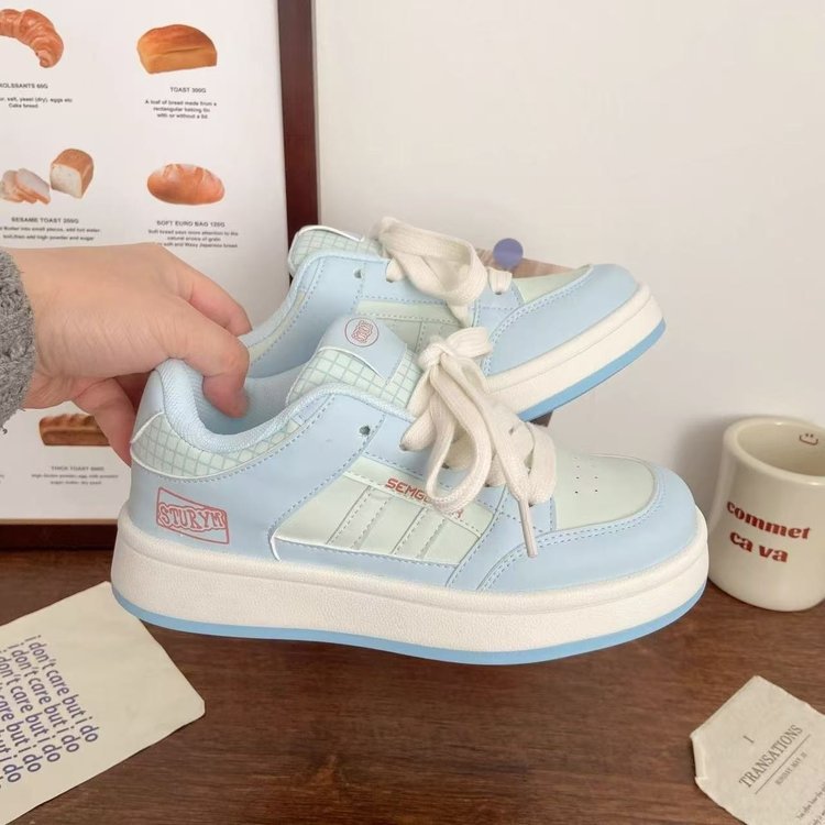 Damen Sportliche Sneakers mit atmungsaktiver Netzkonstruktion und gepolsterter Sohle EB