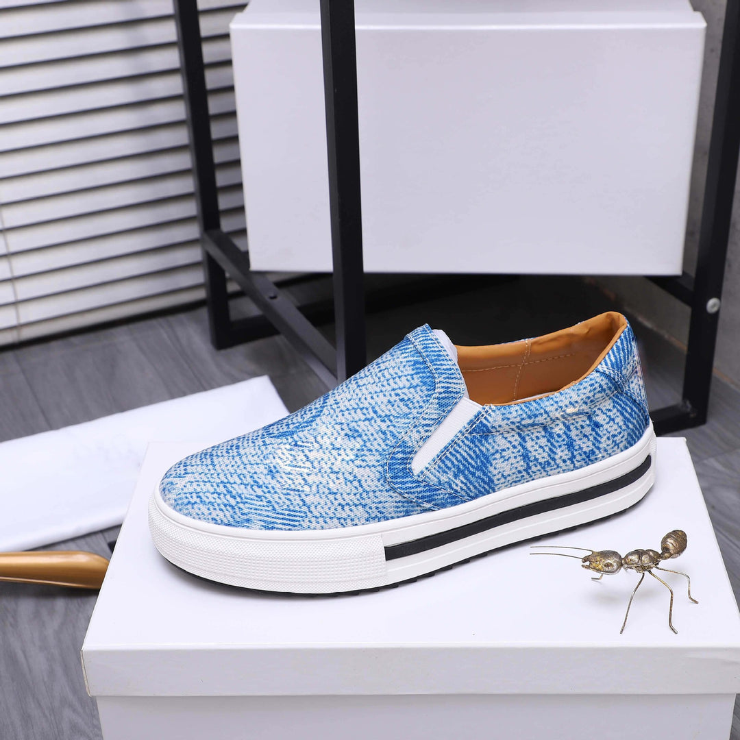 Damen Slip-On Sneakers mit atmungsaktiver und elastischer Oberflächenstruktur EB