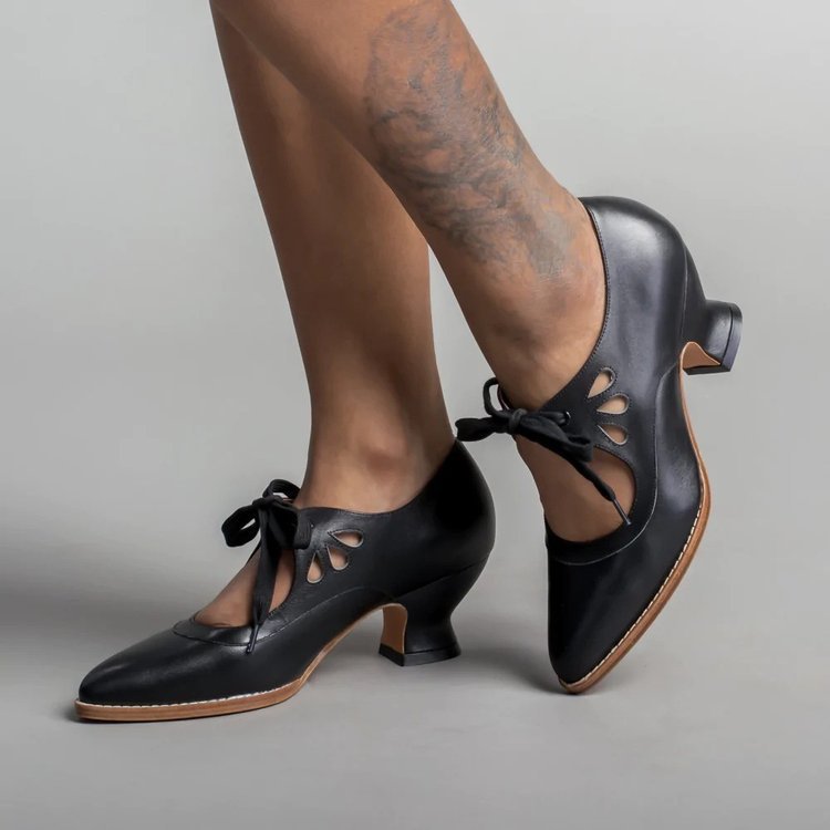 Damen Elegante Schnürpumps mit modischer Spitzenverzierung EB