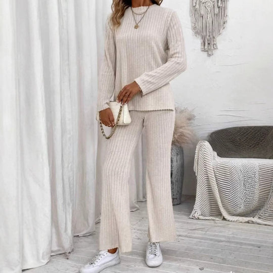Damen Strickanzug mit attraktiven Rippen-Design und lässiger Passform EB