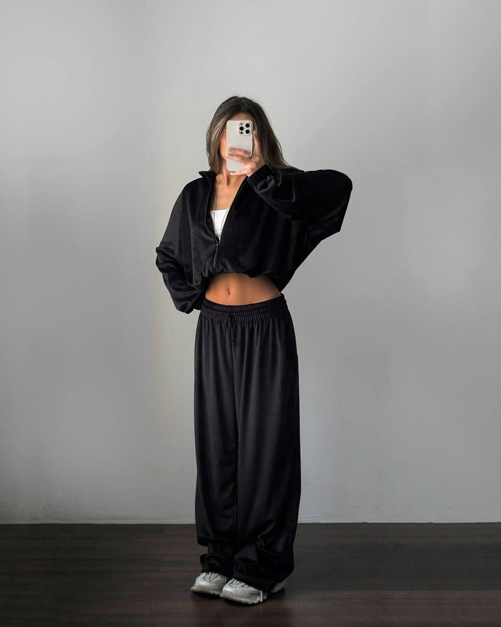 Damen lässiges Lounge-Zweiteiler Set mit Oversize Zipjacke und weitem Bundhose Eichborn Berlin