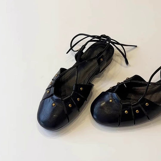 Damen Ballerinas mit verspieltem Schnürdesign und dekorativen Nieten EB