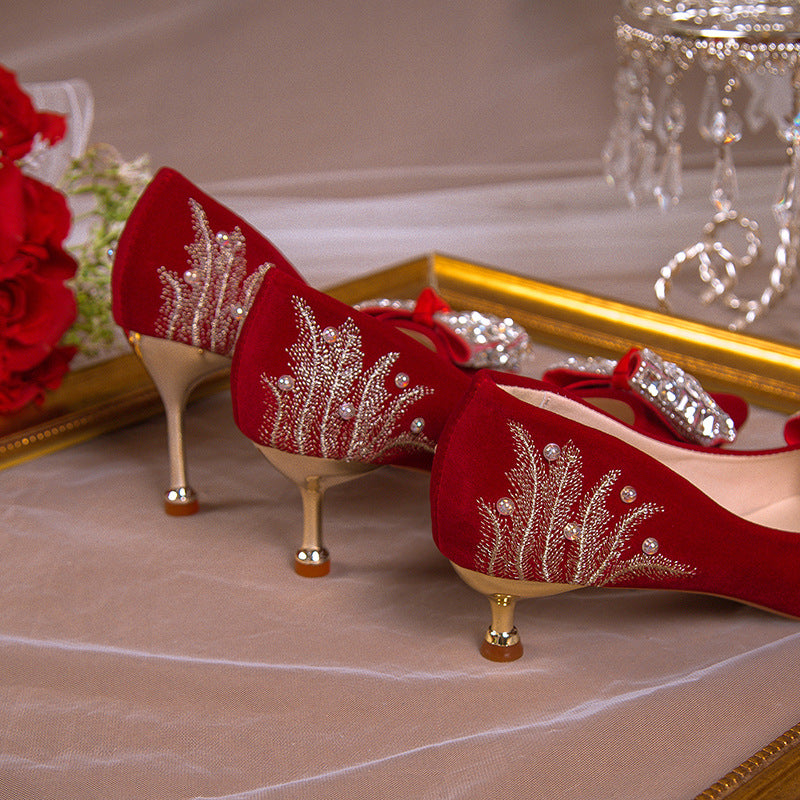 Damen Glamouröse Pumps mit funkelndem Schmuckdetail und eleganter Schleife EB