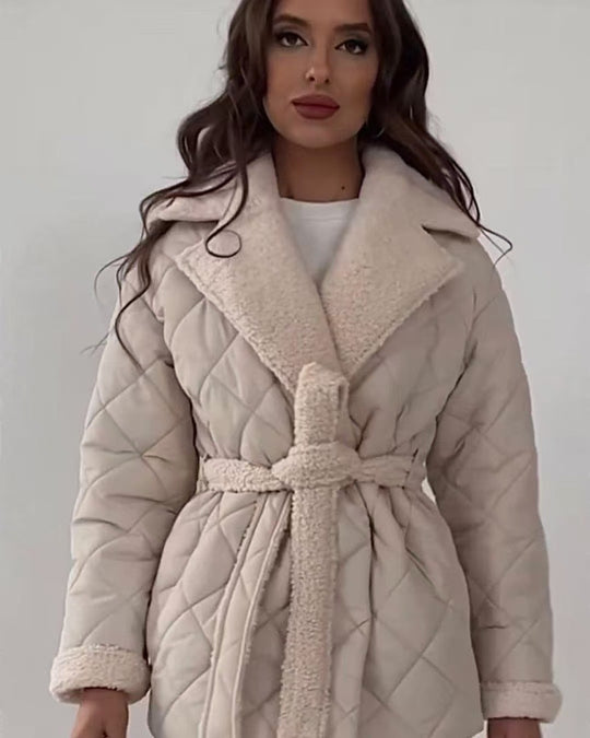 Damen gesteppte Fleecejacke mit Gürtel und großem Kragen EB