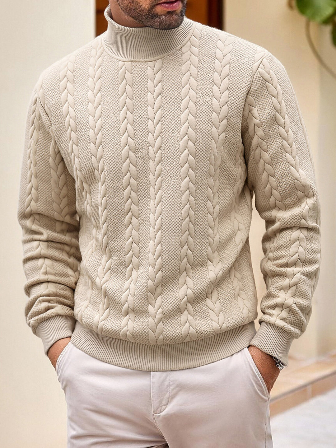 Herren nan grobgestrickter Zopfstrickpullover mit halbem Stehkragen und elastischen Rippbündchen EB