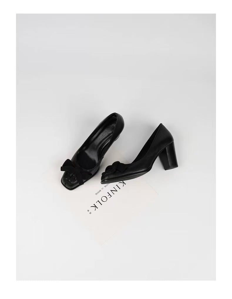 Damen elegante Pumps mit modischer Schleifenapplikation und bequemem Blockabsatz EB
