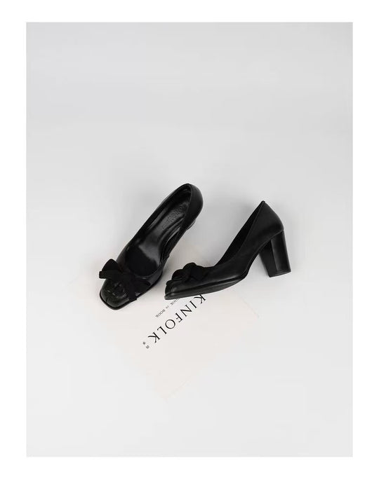 Damen elegante Pumps mit modischer Schleifenapplikation und bequemem Blockabsatz EB