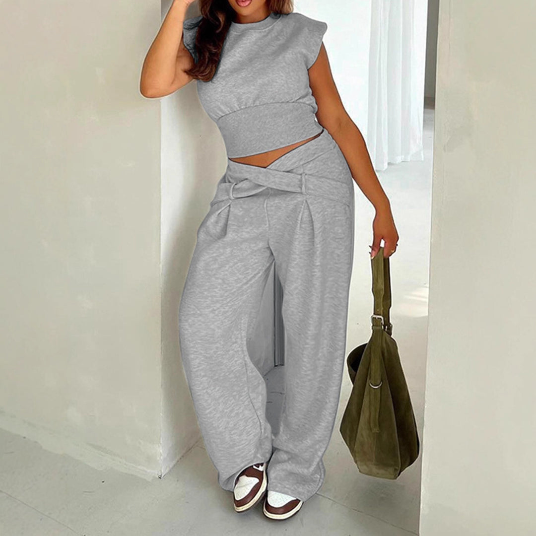 Damen Jogginganzug mit oversize Schnitt und trendigen Details EB