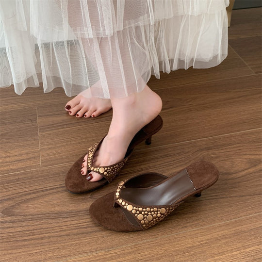 Damen Offene Mules mit dekorativen Perlenapplikationen und elegantem Absatz EB