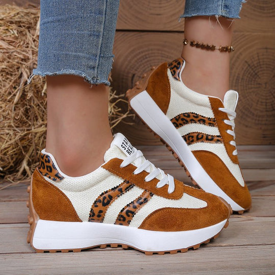 Damen Plateau-Laufsneaker mit Wildlederoptik und Leo-Akzenten EB