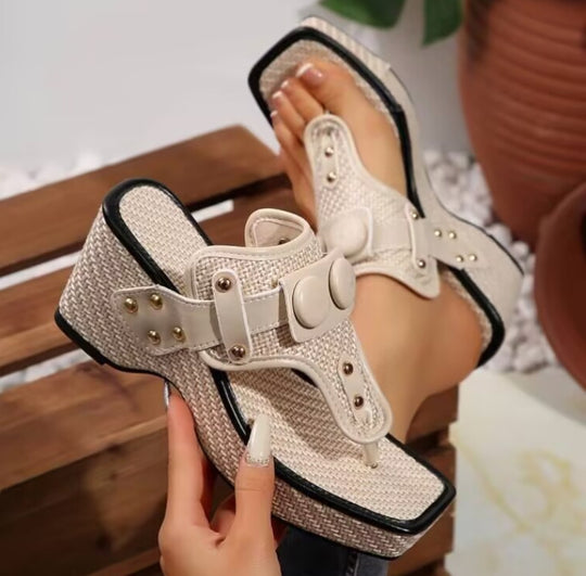 Damen Wedge-Sandaletten mit modischem Riemen-Design und komfortabler Plattform EB
