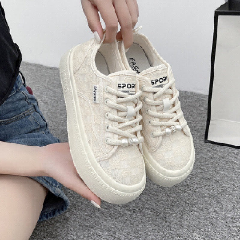 Damen Sportliche Sneakers mit modischem Design und stylischen Akzenten EB