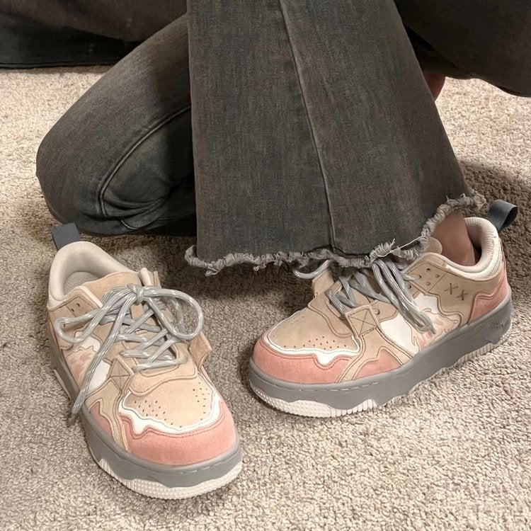 Damen Sportliche Sneakers mit zugeschnittenem Obermaterial und dämpfender Sohle EB