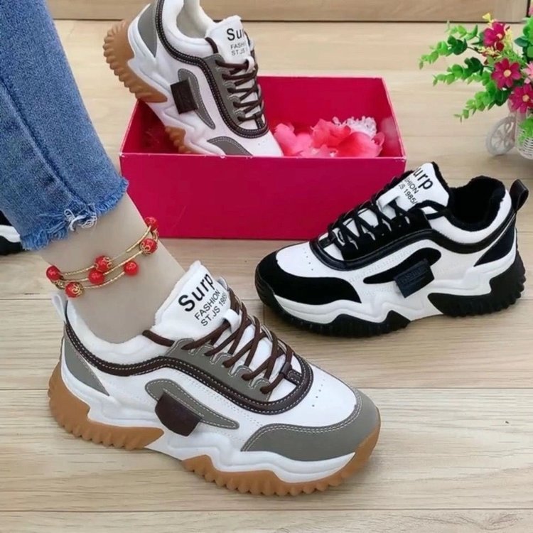 Damen Modische Chunky Sneakers mit einzigartigem Sohlendesign EB