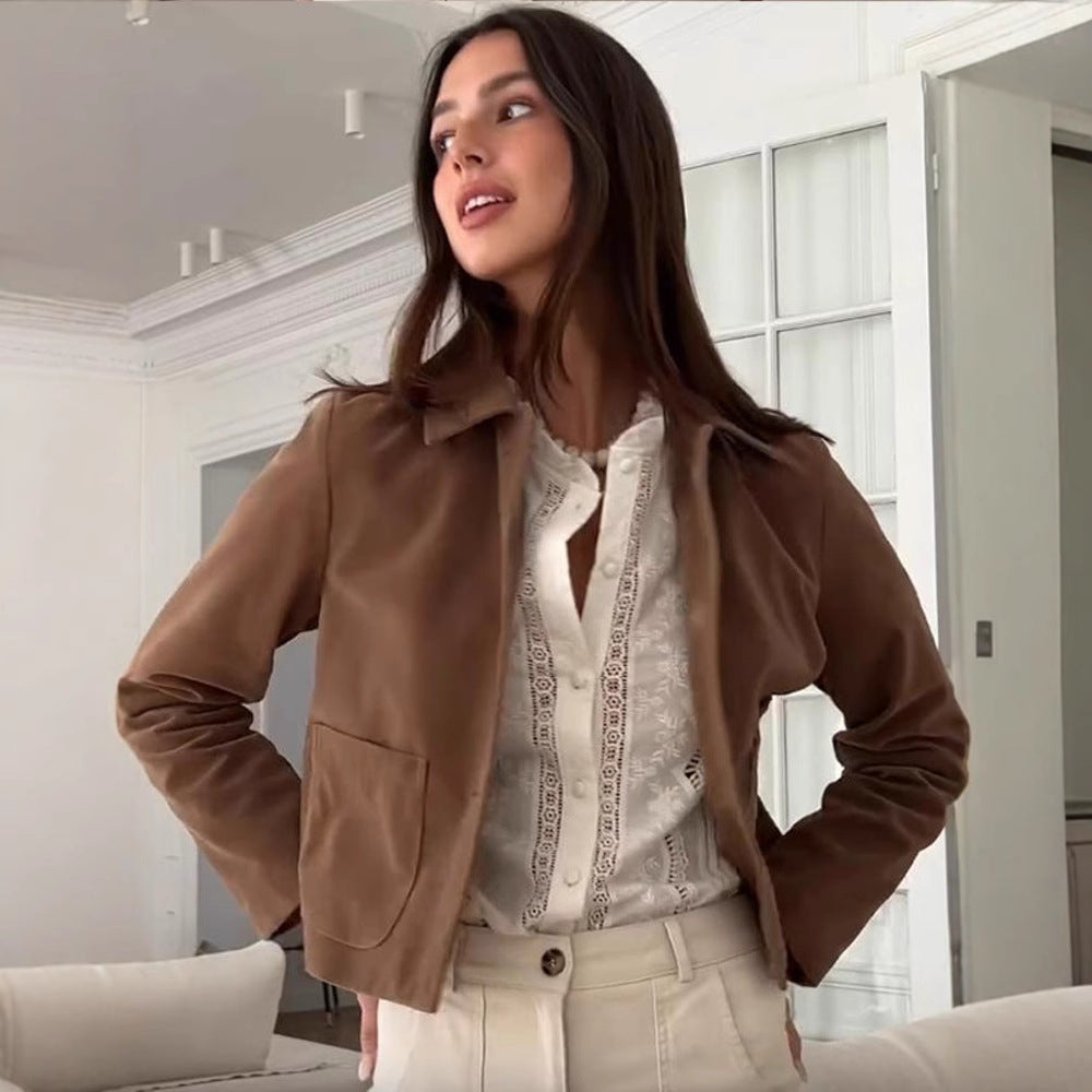 Damen modische Kurzjacke mit hochgeschlossenem Kragen und praktischen Taschen EB
