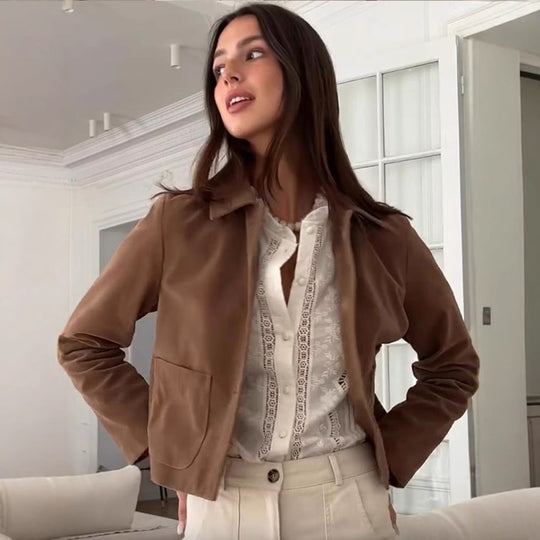 Damen modische Kurzjacke mit hochgeschlossenem Kragen und praktischen Taschen EB