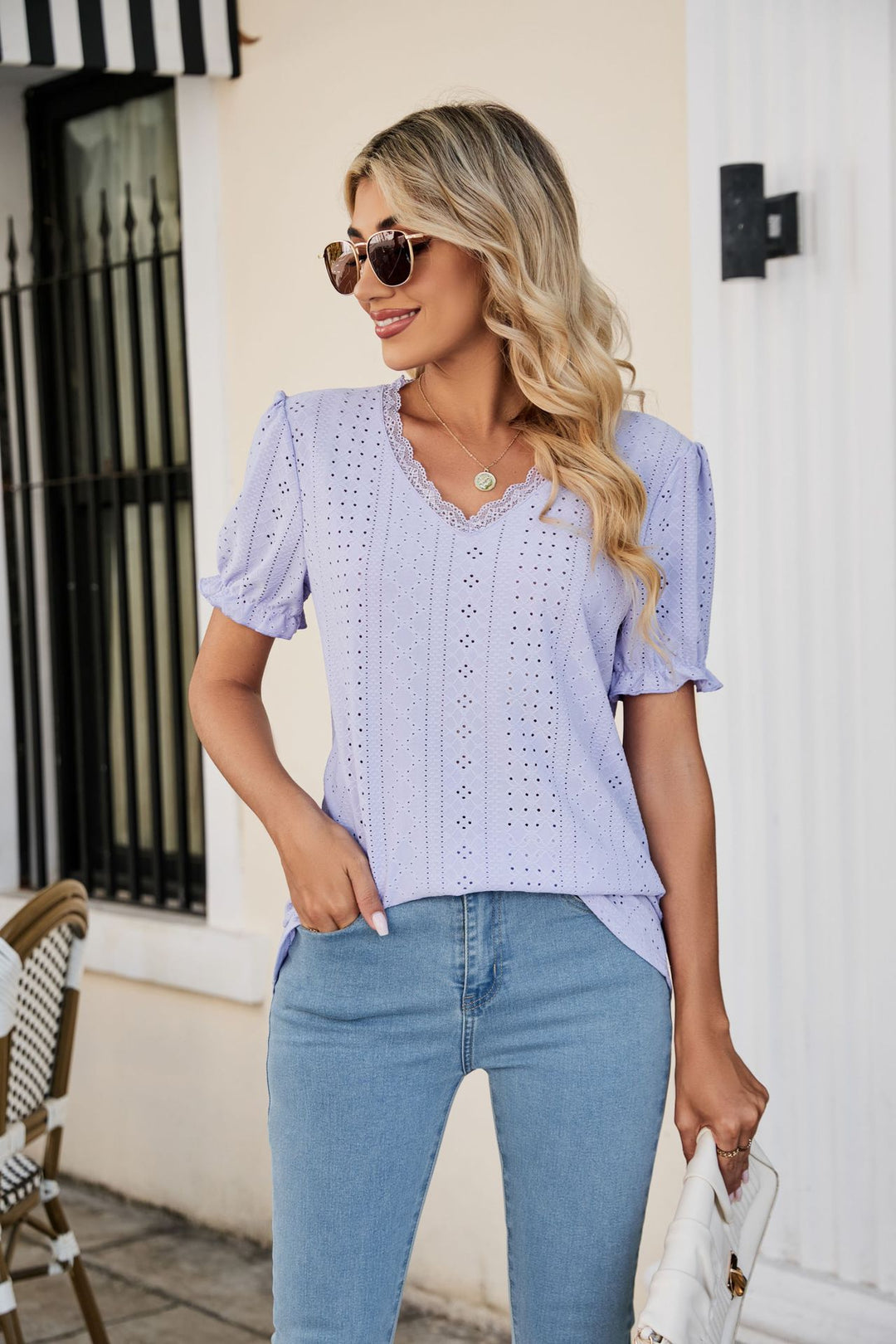 Damen Bluse mit luftigen Rüschen und durchbrochenem Design EB