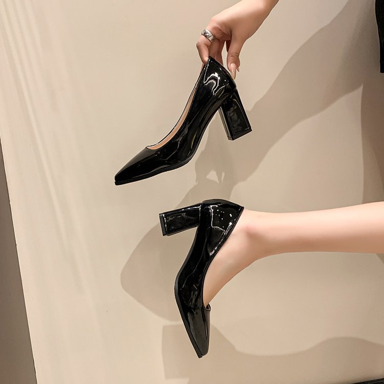 Damen elegante spitze Pumps mit tragbarem Blockabsatz EB