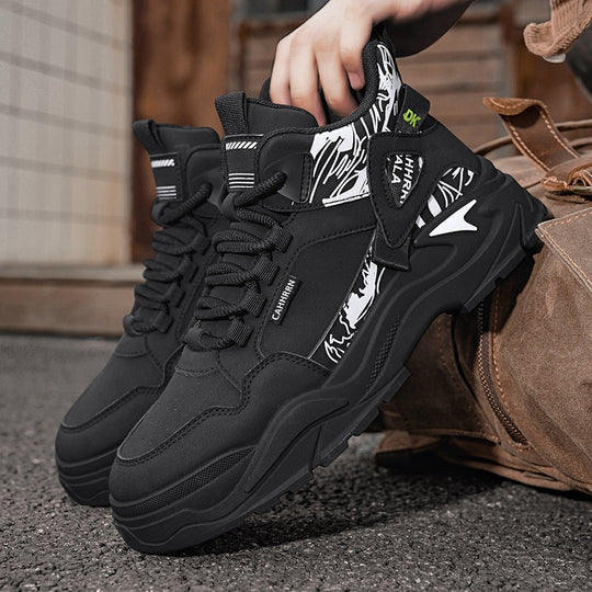 Herren robuste Outdoor-Chunky-Sneaker mit wattierter Knöchelmanschette, verblockter Plateau-Sohle und dekorativem Overlay-Detail EB