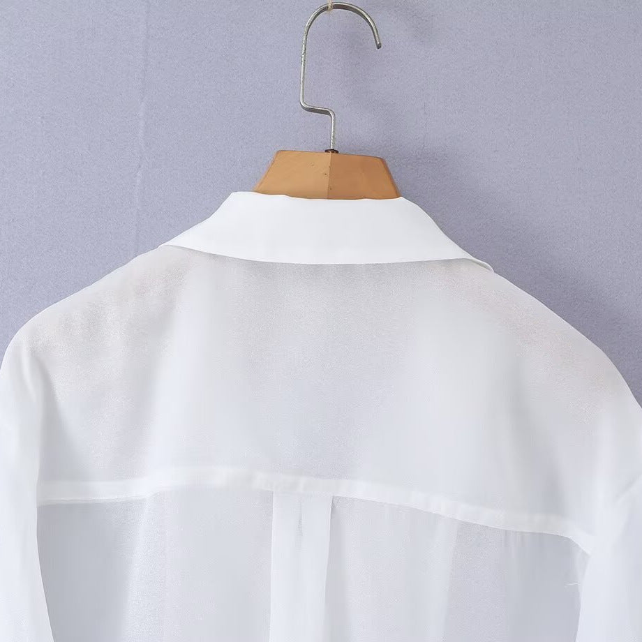 Damenbluse aus luftiger Mikrofaser mit elegantem Kragen und knöpfbarem Verschluss EB