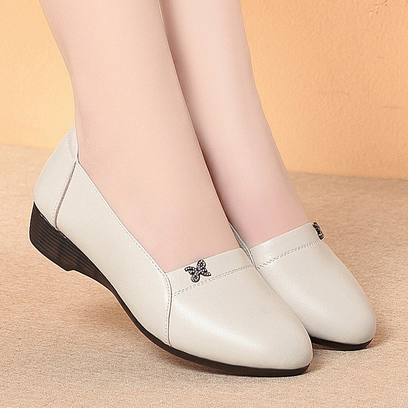 Damen Elegante Mokassins mit dekorativem Schmuckdetail EB
