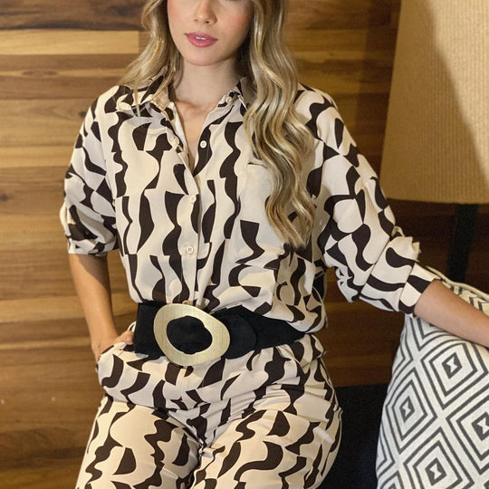 Damen Moderne Blusen-Hosen-Kombination im grafischen Muster EB