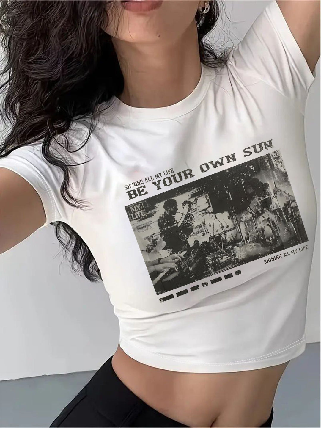 Damen Crop-T-Shirt mit inspirierendem Schriftzug und Sternen-Design EB