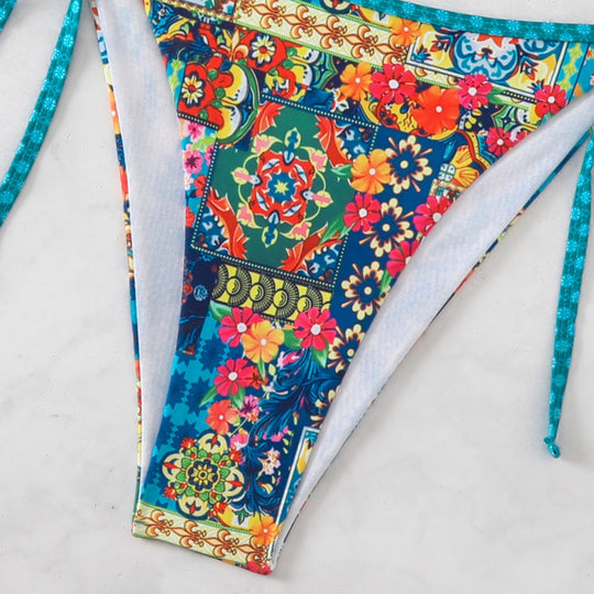 Damen Triangel-Bikini mit bunten Zierstichen und verstellbaren Bindebändern EB