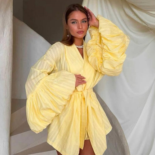 Damen eleganter Kimono mit voluminösen Ärmeln EB