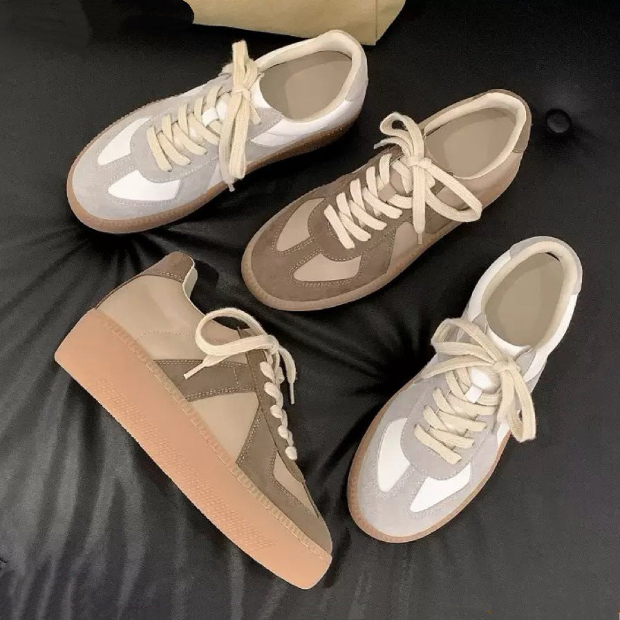 Damen Sneaker mit platziertem Materialmix und modischem Plateau EB
