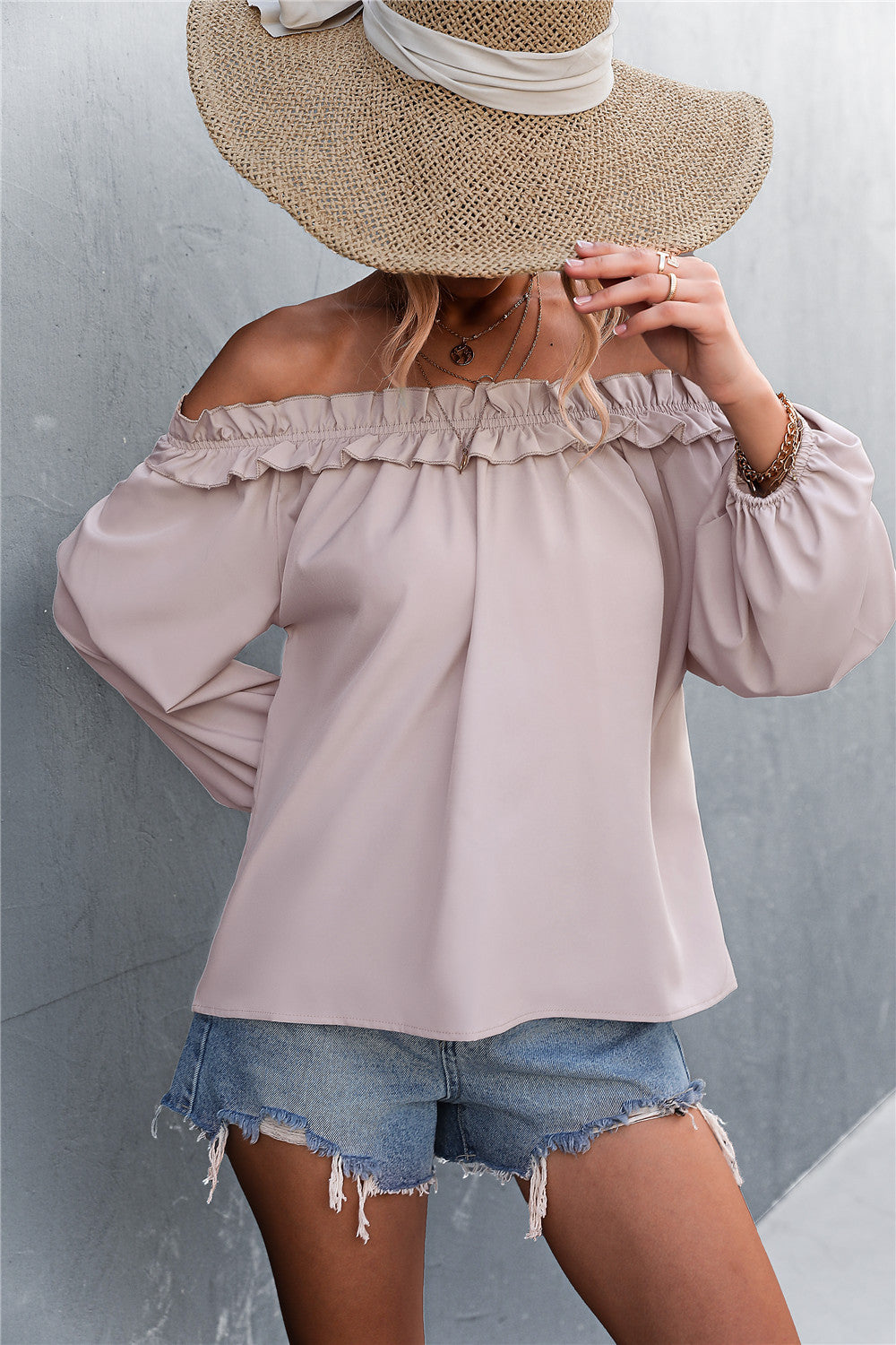 Damen Bluse mit off-shoulder Design und Rüschendetail EB