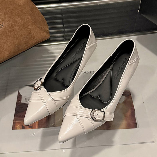 Damen elegante Pumps mit dekorativem Schnallenverschluss und spitzem Design EB