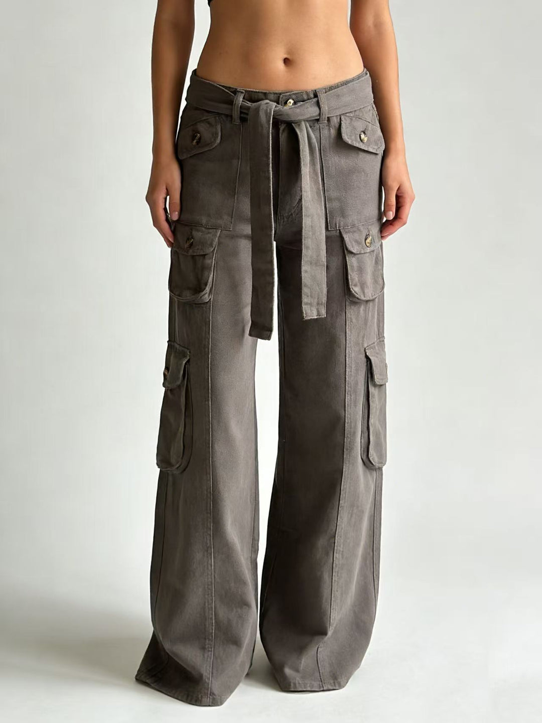 Damen nan weite Cargo-Hose mit hoher Taille, Bindegürtel und mehreren aufgesetzten Klappentaschen EB
