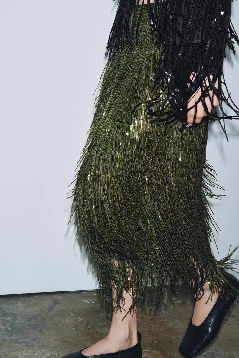 Damen Fransenrock aus schimmerndem Material mit eleganten Details EB