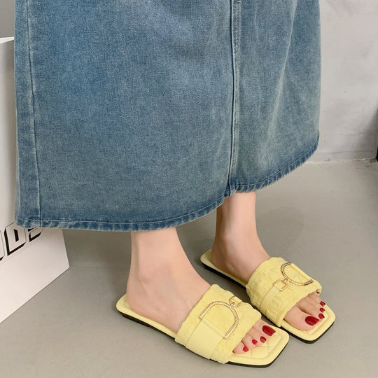 Damen bequeme Pantoletten mit schickem Riemen und Glitzerverschluss EB