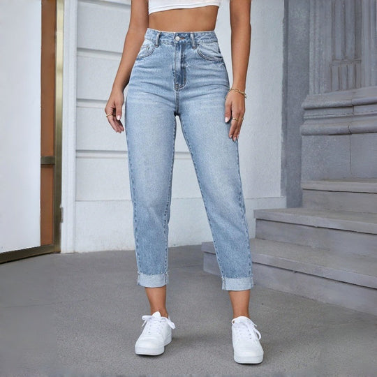 Damen Hochgeschnittene Jeans mit ausgefranztem Saum EB