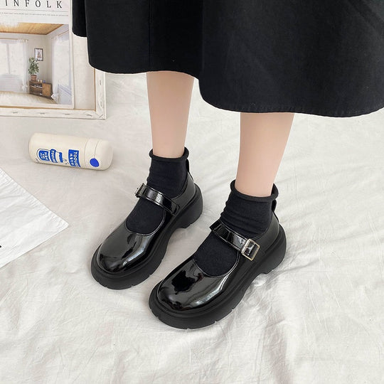 Damen Moderne Schnürschuhe mit elegantem Lackleder und verstellbarem Riemen EB